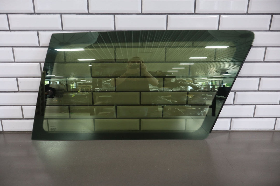 1996 Toyota Previa Right Front Quarter Glass