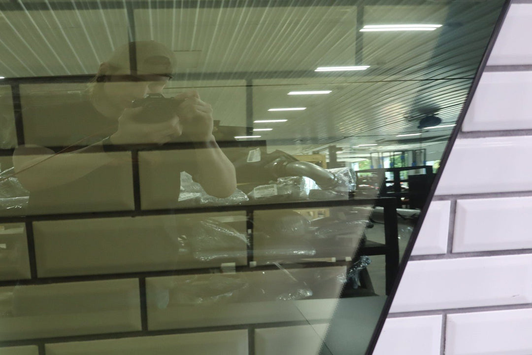 1996 Toyota Previa Right Front Quarter Glass