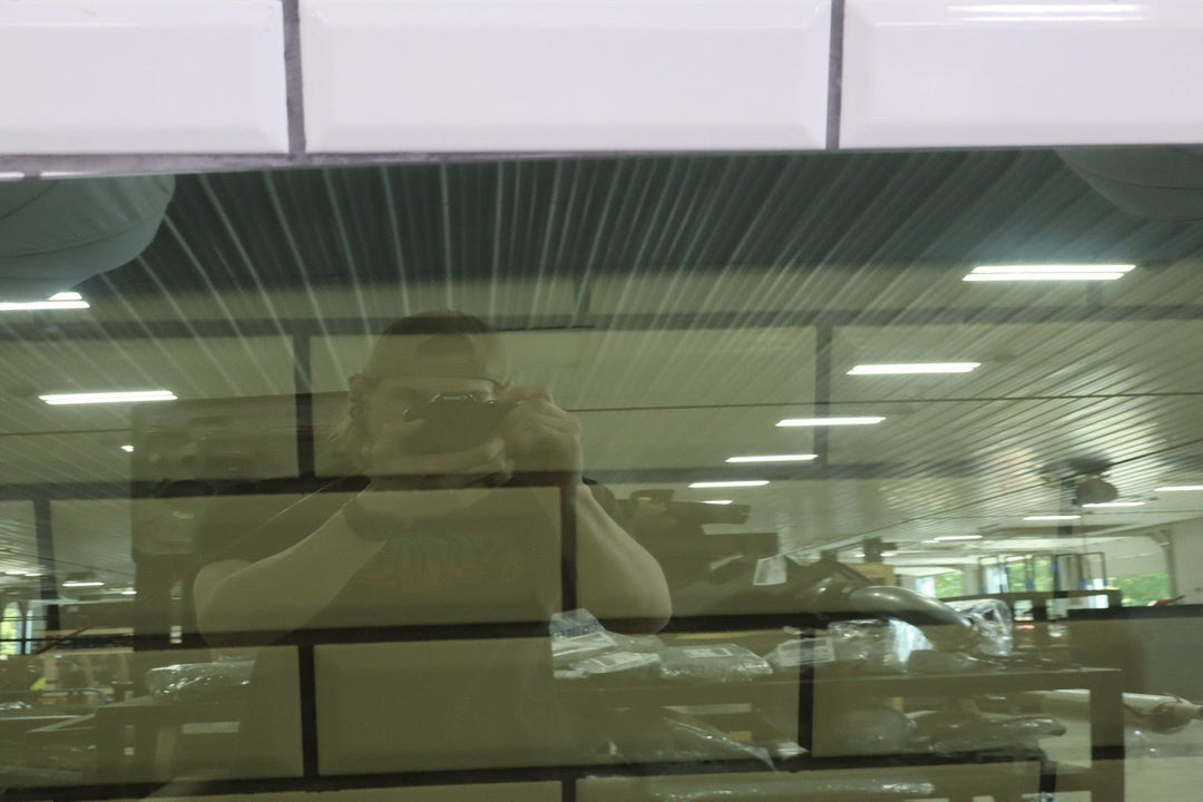 1996 Toyota Previa Right Front Quarter Glass