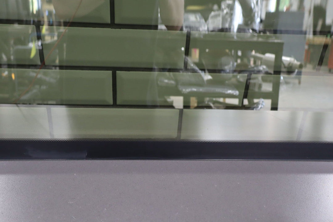 1996 Toyota Previa Right Front Quarter Glass