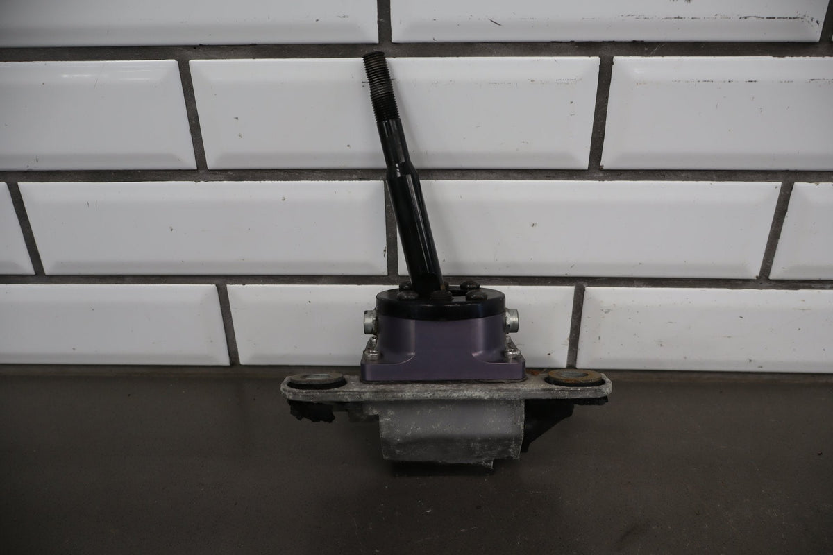 1997-04 Chevrolet Corvette C5 Manual Transmission Floor Shifter