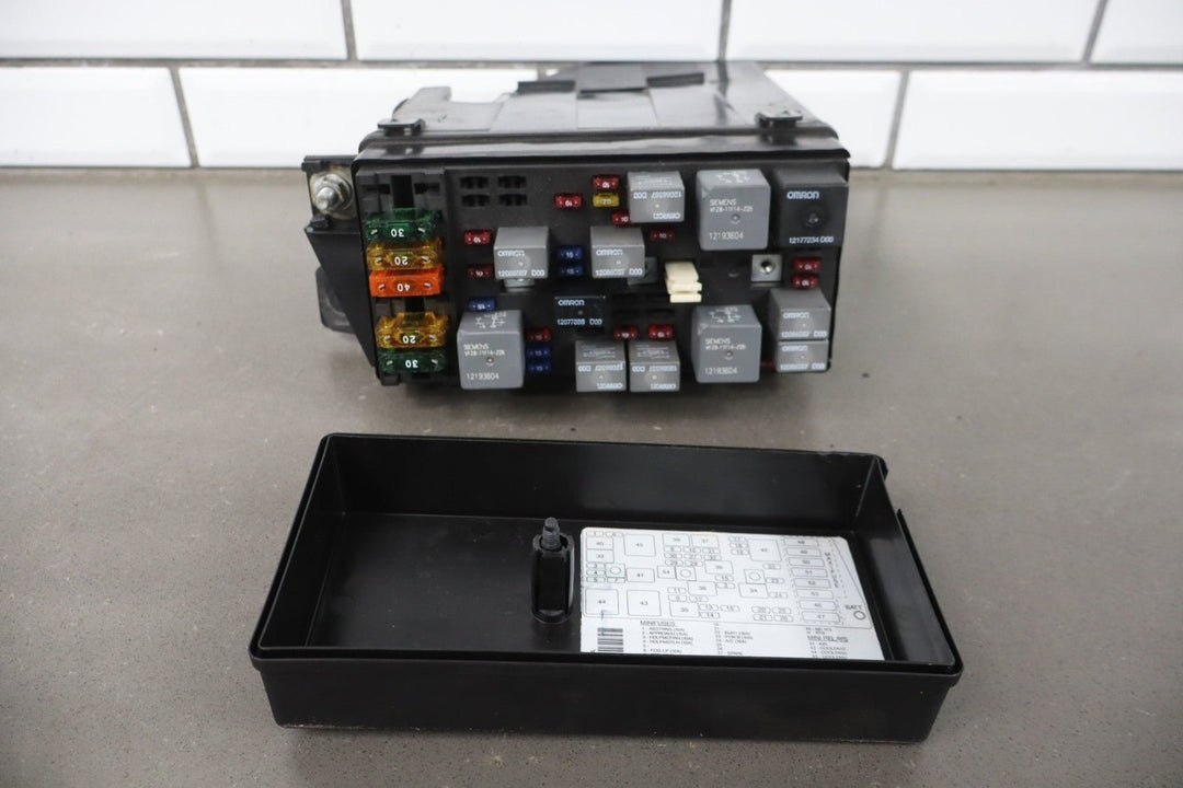 1997 - 1998 Chevrolet Corvette C5 5.7L Engine Fuse Box 15319557