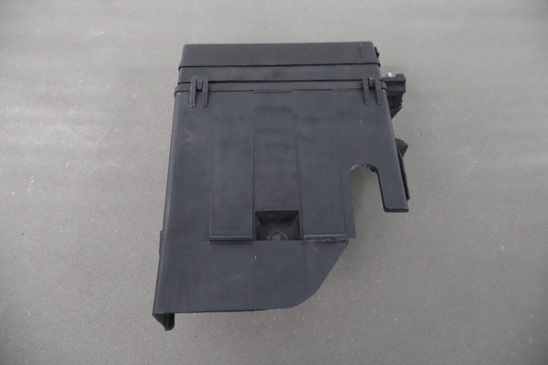 1997 - 1998 Chevrolet Corvette C5 5.7L Engine Fuse Box 15319557
