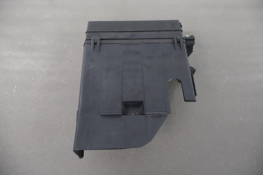 1997 - 1998 Chevrolet Corvette C5 5.7L Engine Fuse Box 15319557