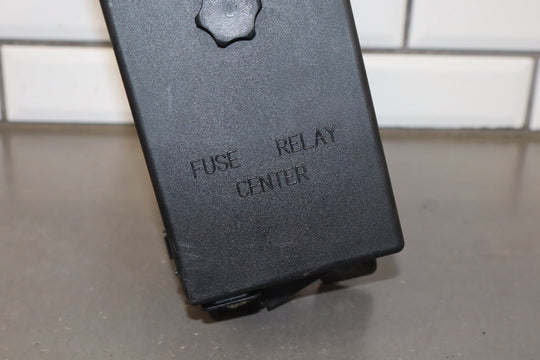 1997 - 1998 Chevrolet Corvette C5 5.7L Engine Fuse Box 15319557