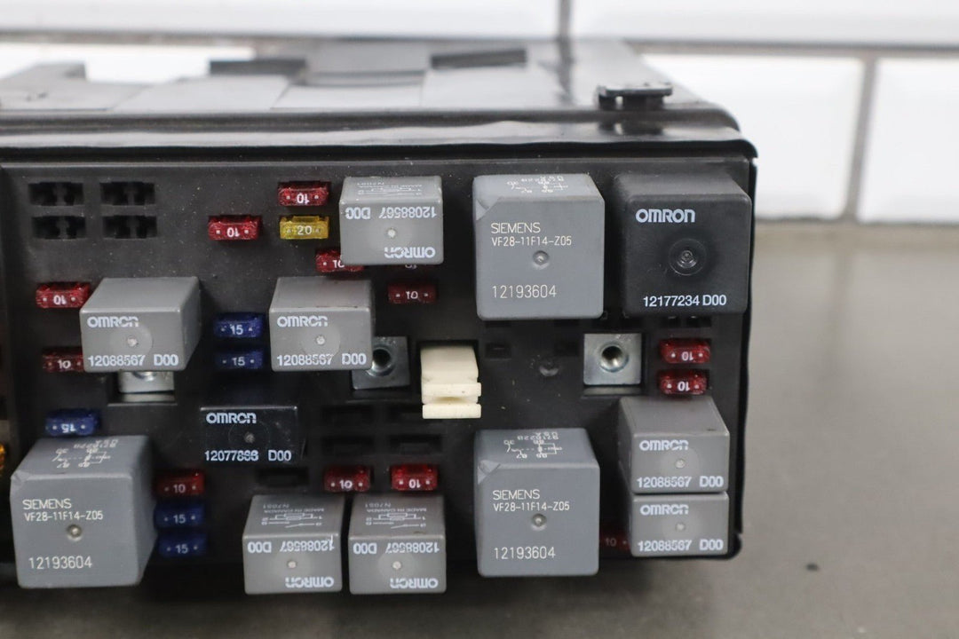 1997 - 1998 Chevrolet Corvette C5 5.7L Engine Fuse Box 15319557