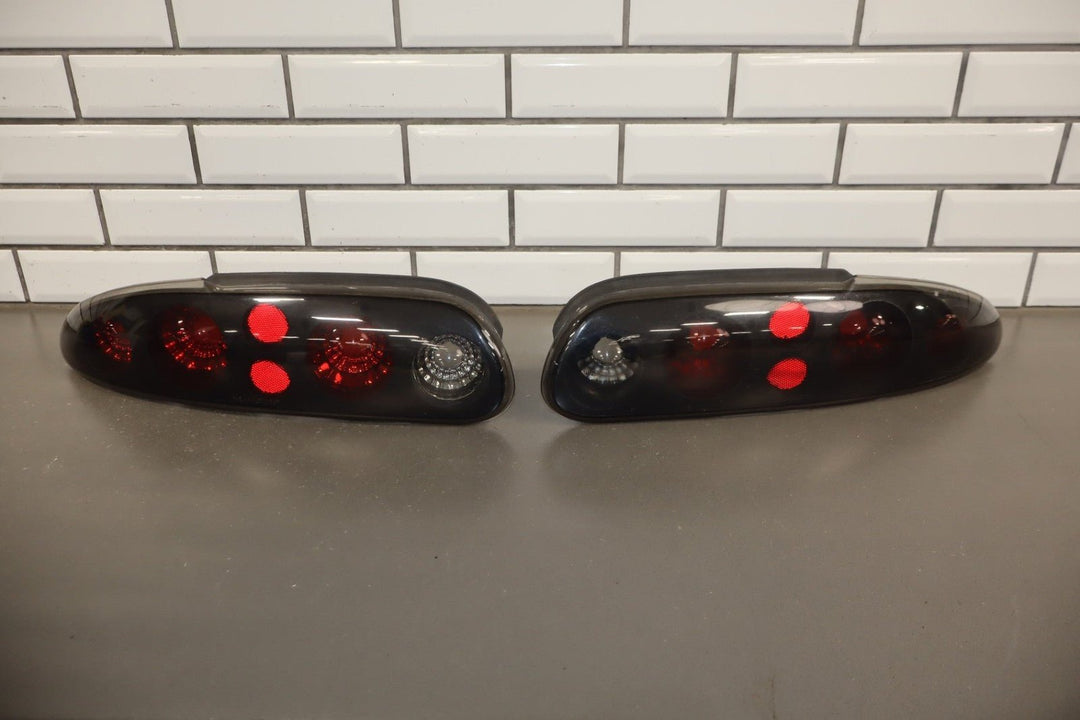 1997 - 2002 Chevrolet Camaro Aftermarket Tail Light Set