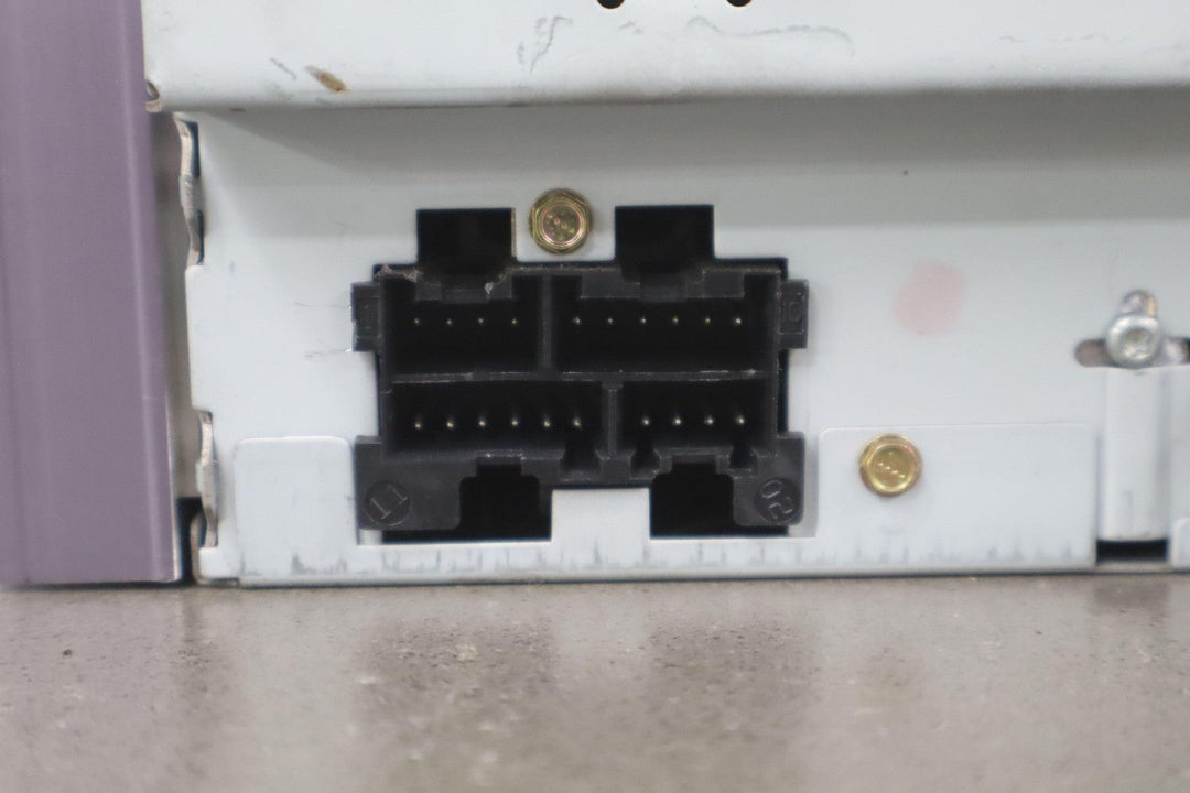 1997 - 2004 C5 Corvette AM - FM - CD Radio Player OPT UN0 *Cracked Knob*
