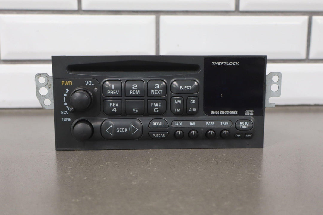 1997 - 2004 C5 Corvette AM - FM - CD Radio Player OPT UN0 *Cracked Knob*