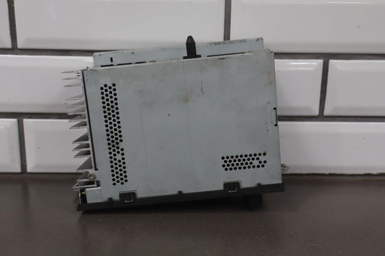 1997 - 2004 C5 Corvette AM - FM - CD Radio Player OPT UN0 *Cracked Knob*