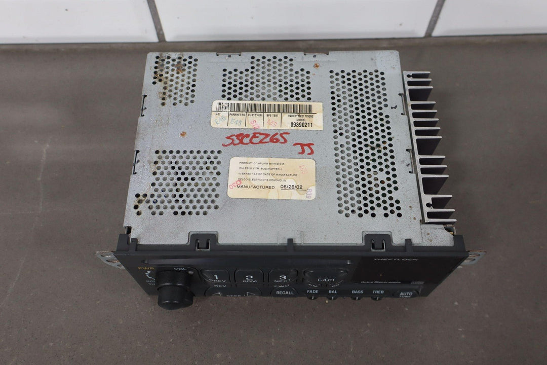 1997 - 2004 C5 Corvette AM - FM - CD Radio Player OPT UN0 *Cracked Knob*