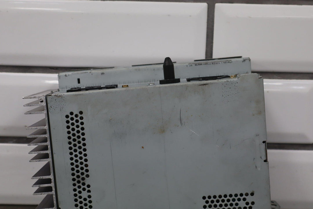 1997 - 2004 C5 Corvette AM - FM - CD Radio Player OPT UN0 *Cracked Knob*