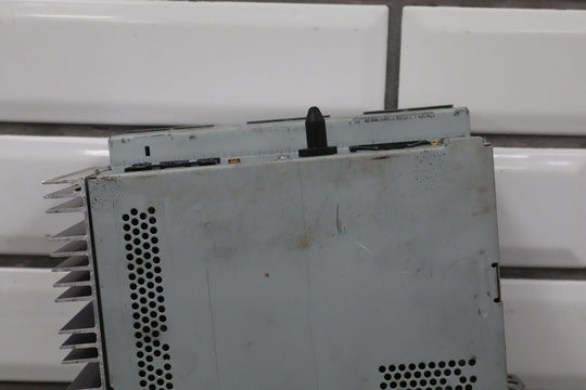 1997 - 2004 C5 Corvette AM - FM - CD Radio Player OPT UN0 *Cracked Knob*