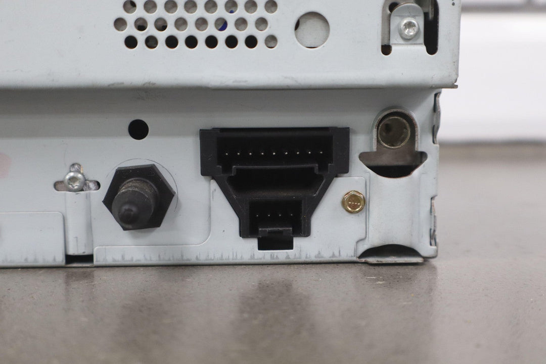 1997 - 2004 C5 Corvette AM - FM - CD Radio Player OPT UN0 *Cracked Knob*