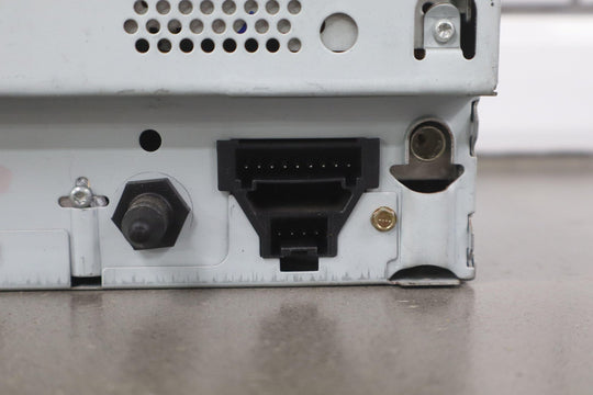 1997 - 2004 C5 Corvette AM - FM - CD Radio Player OPT UN0 *Cracked Knob*