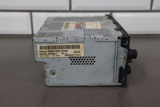 1997 - 2004 C5 Corvette AM - FM - CD Radio Player OPT UN0 *Cracked Knob*
