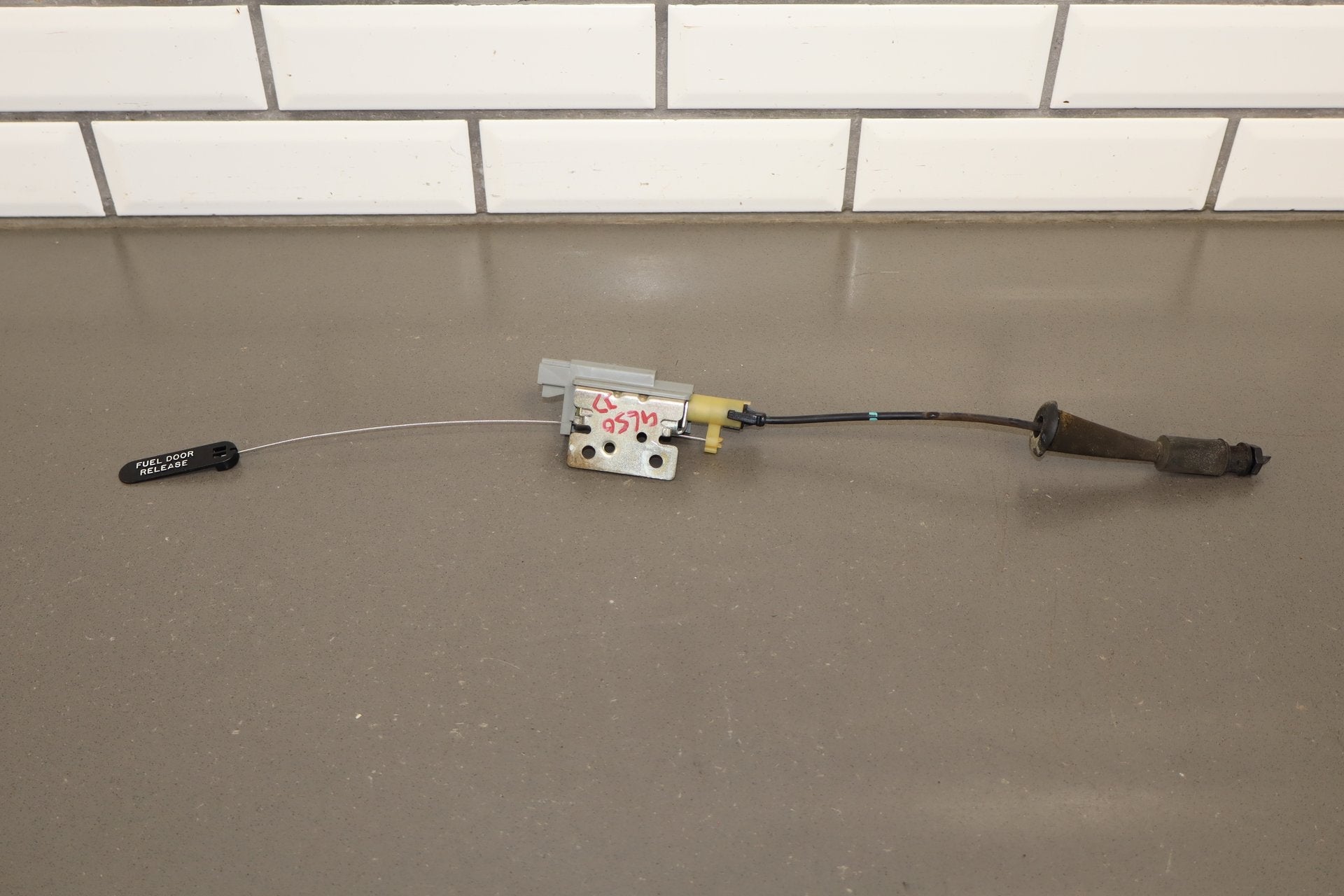 1997-2004 C5 Corvette Fuel Tank Filler Door Release Cable & Motor 10275633