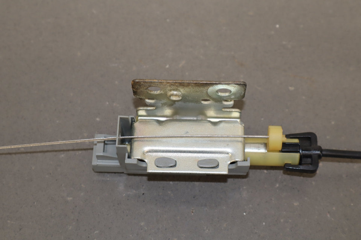 1997-2004 C5 Corvette Fuel Tank Filler Door Release Cable & Motor 10275633