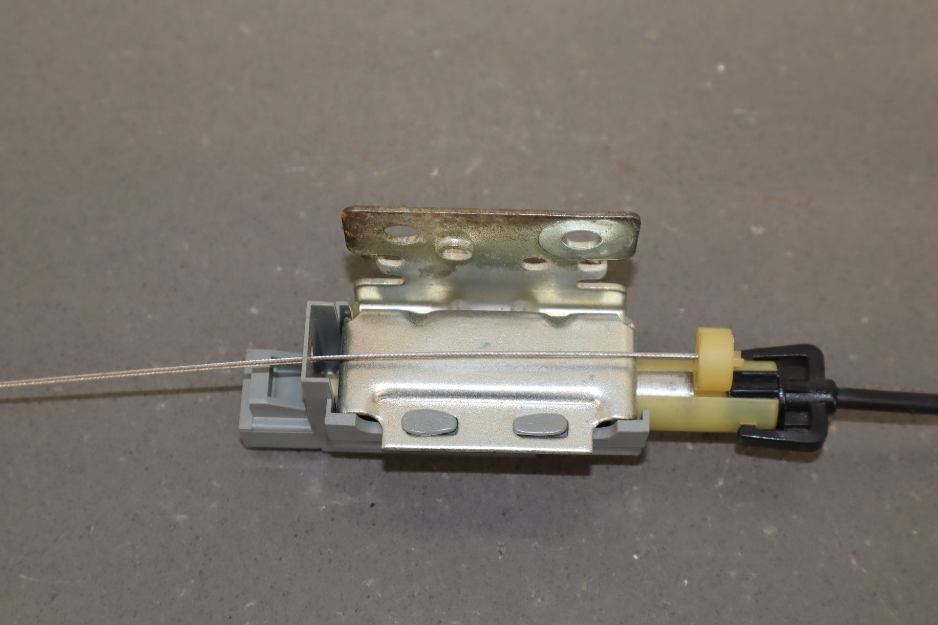 1997-2004 C5 Corvette Fuel Tank Filler Door Release Cable & Motor 10275633