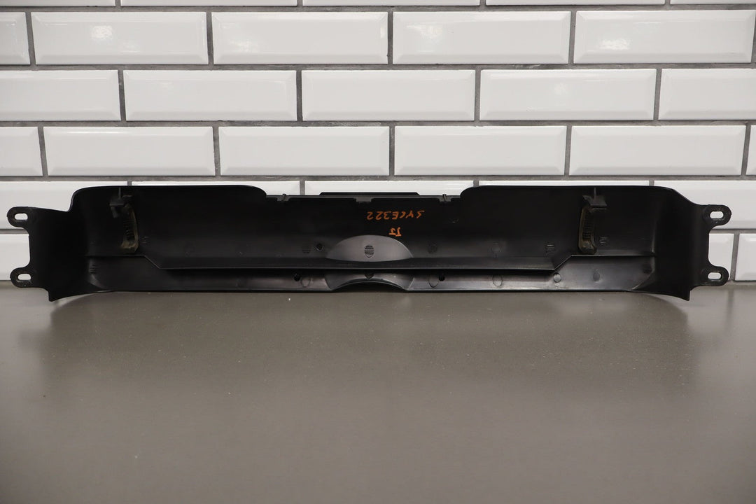 1997 - 2004 C5 Corvette Upper Radiator Shroud Hold Down (10405439)