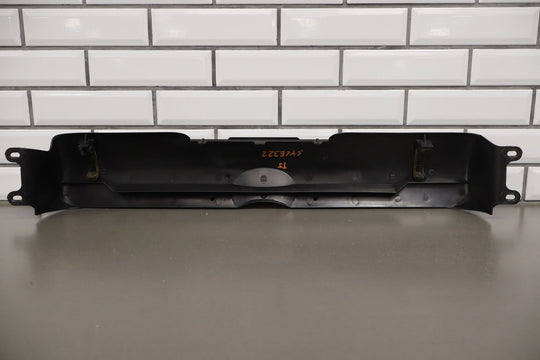 1997 - 2004 C5 Corvette Upper Radiator Shroud Hold Down (10405439)