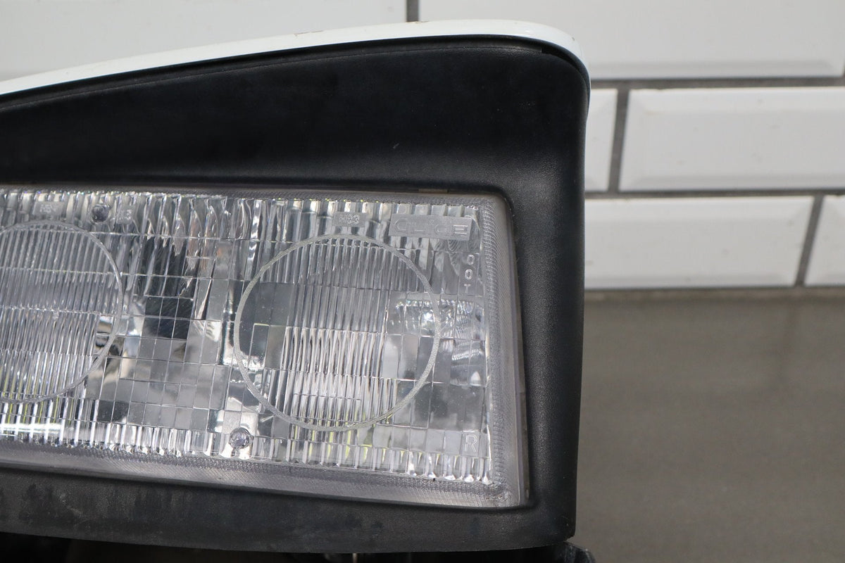 1997-2004 Chevrolet Corvette C5 5.7L Right Headlamp Assembly 16526232
