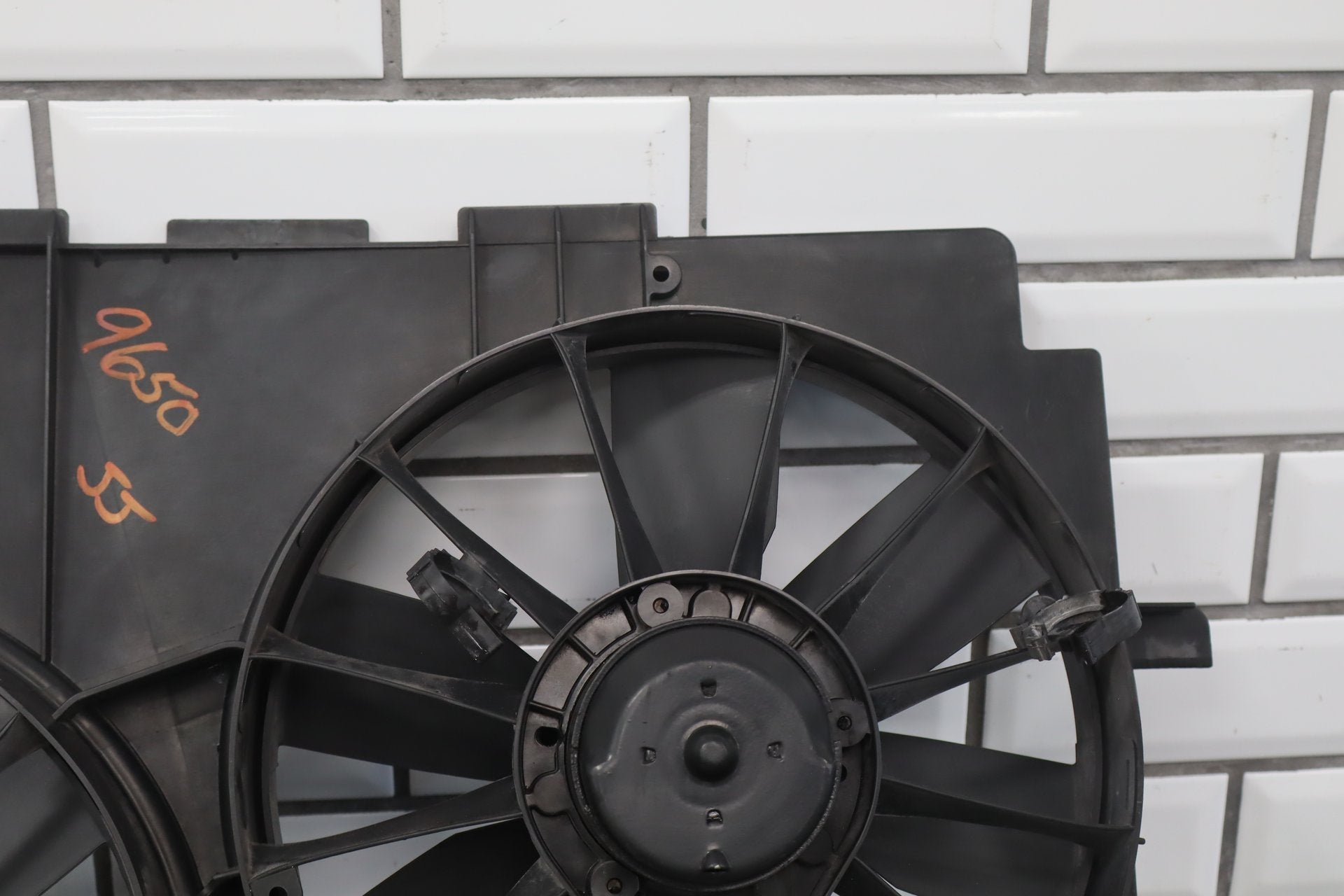 1997-2004 Chevrolet Corvette C5 Cooling Fan 24001282