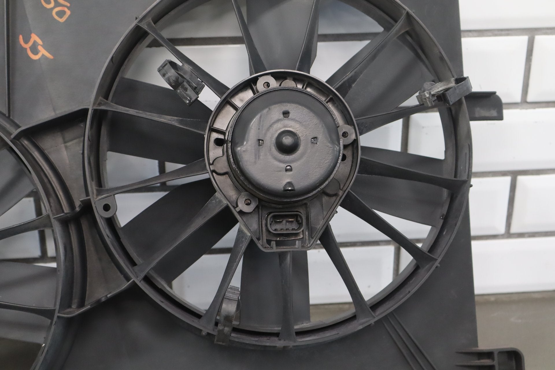 1997-2004 Chevrolet Corvette C5 Cooling Fan 24001282