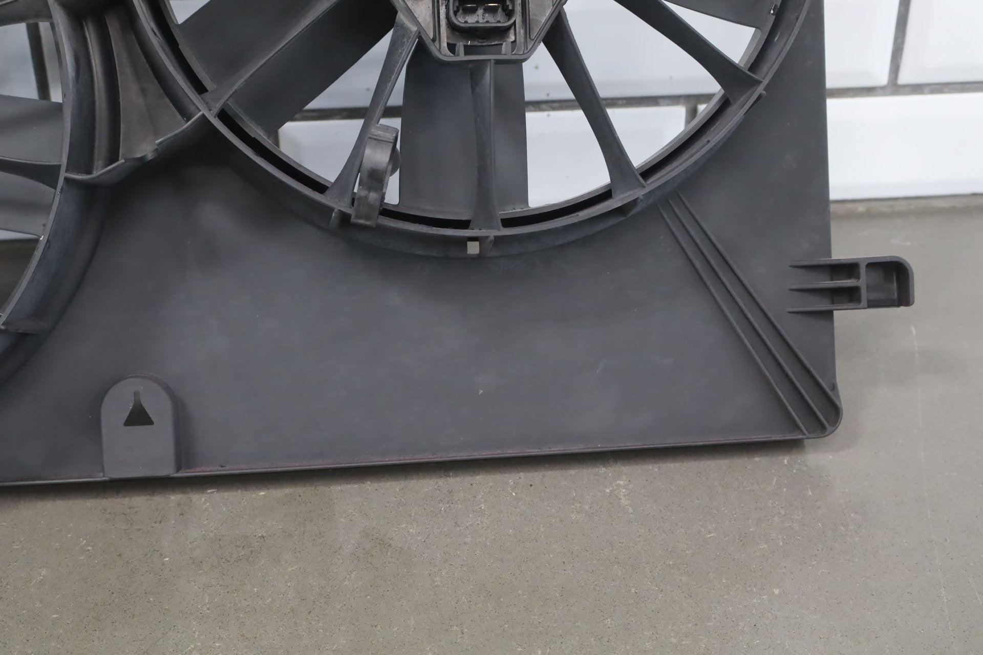 1997-2004 Chevrolet Corvette C5 Cooling Fan 24001282