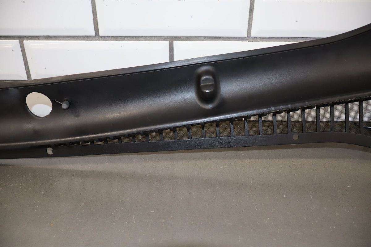 1997-2004 Chevrolet Corvette C5 Cowl Vent Panel 10446063