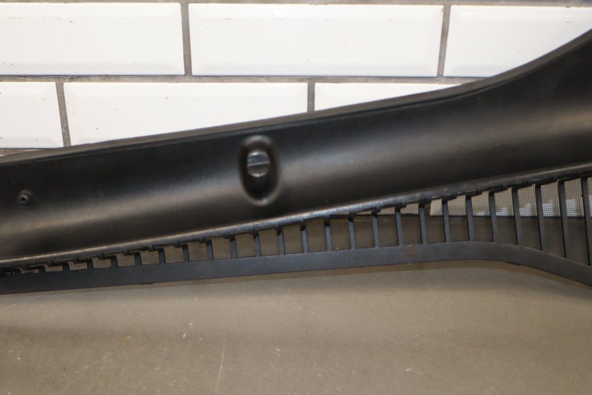 1997-2004 Chevrolet Corvette C5 Cowl Vent Panel 10446063