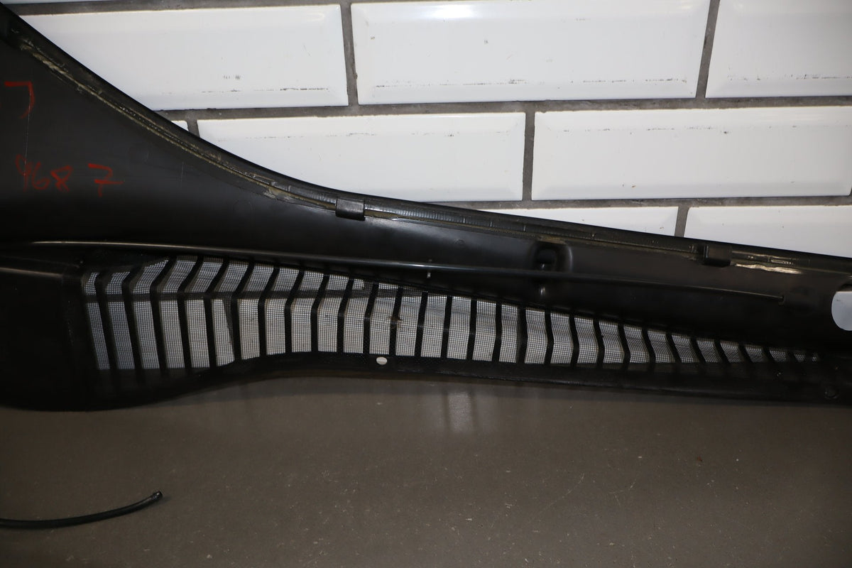1997-2004 Chevrolet Corvette C5 Cowl Vent Panel 10446063
