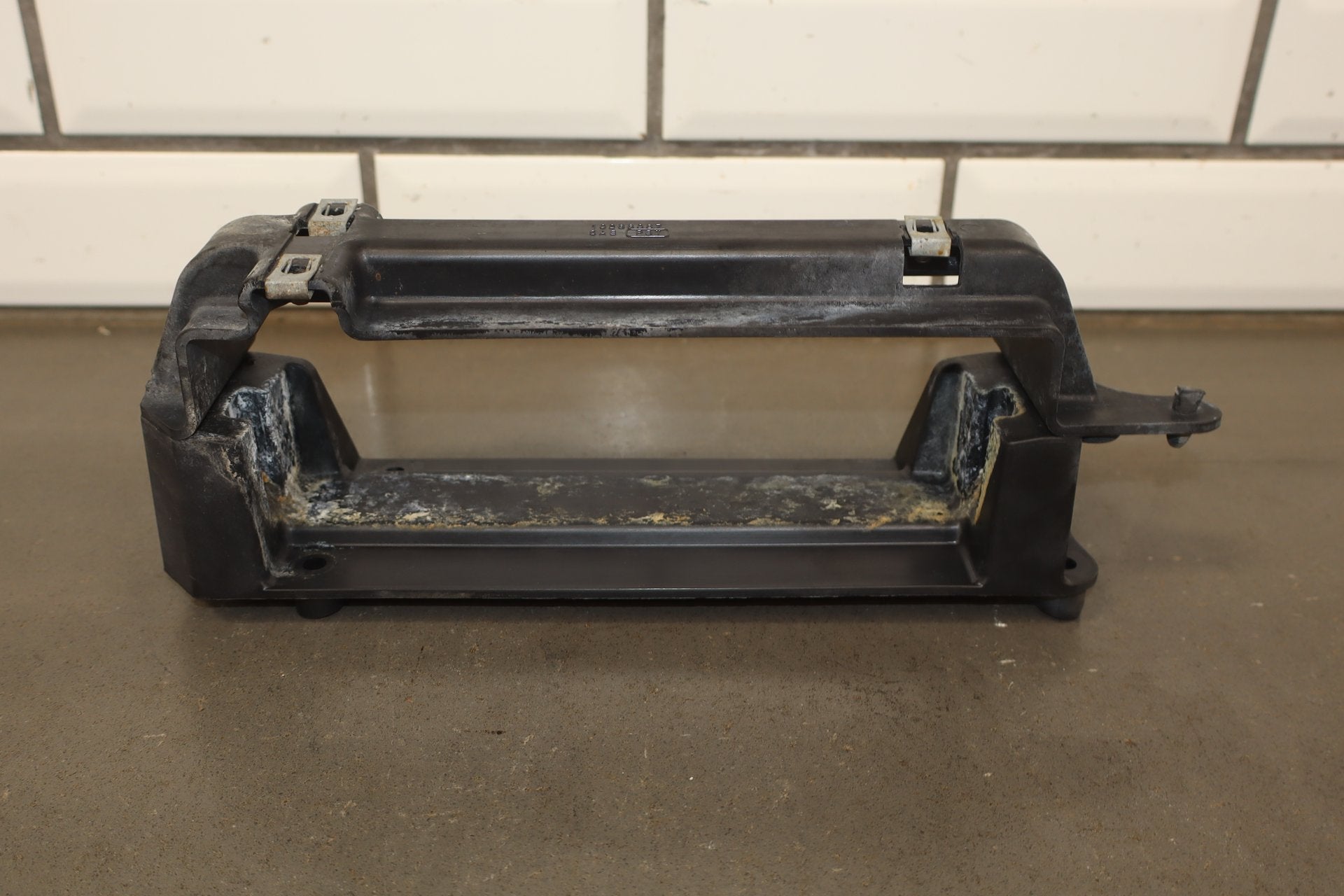1997-2004 Chevrolet Corvette C5 ECU Bracket 10288067