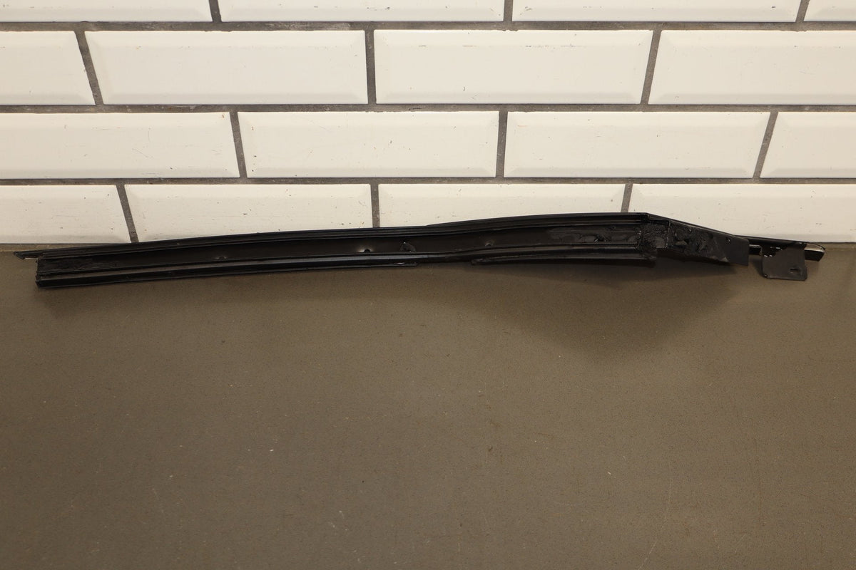 1997-2004 Chevrolet Corvette C5 Exterior Right A Pillar 10247724
