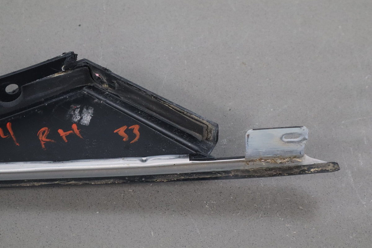 1997-2004 Chevrolet Corvette C5 Exterior Right A Pillar 10247724