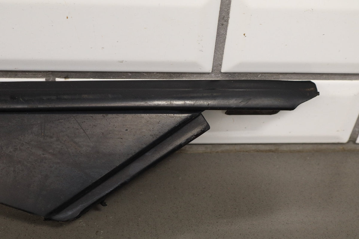 1997-2004 Chevrolet Corvette C5 Exterior Right A Pillar 10247724
