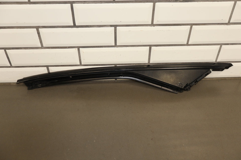 1997-2004 Chevrolet Corvette C5 Exterior Right A Pillar 10247724