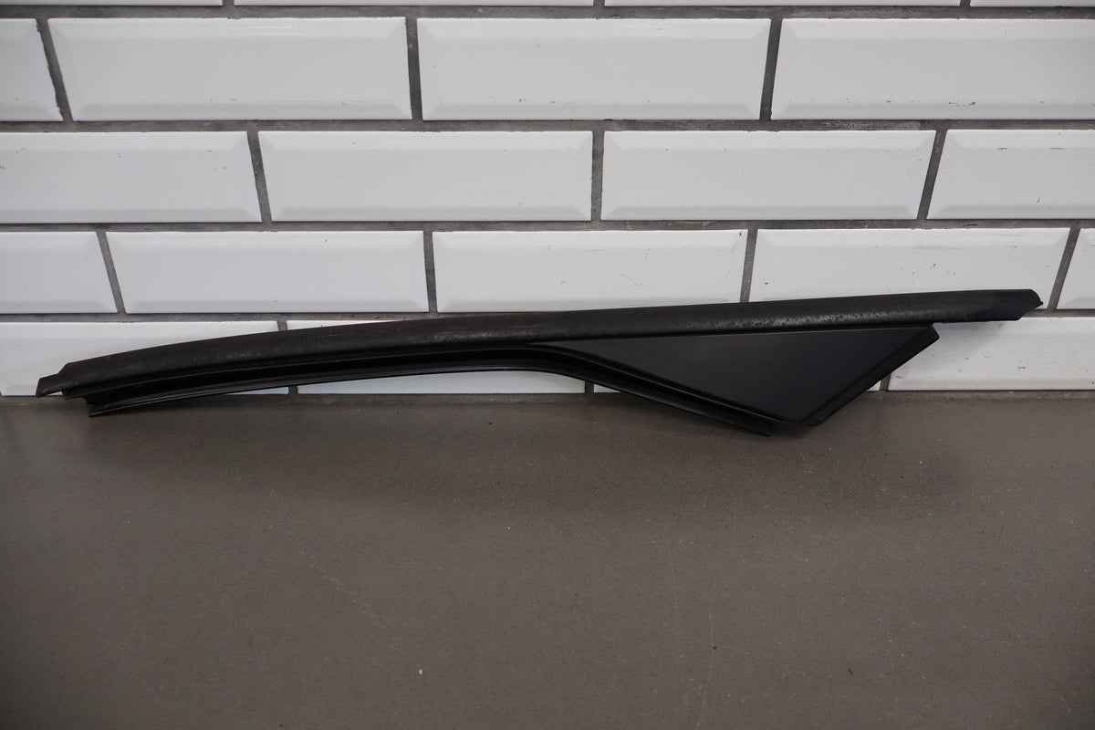 1997-2004 Chevrolet Corvette C5 Exterior Right A Pillar 10247724