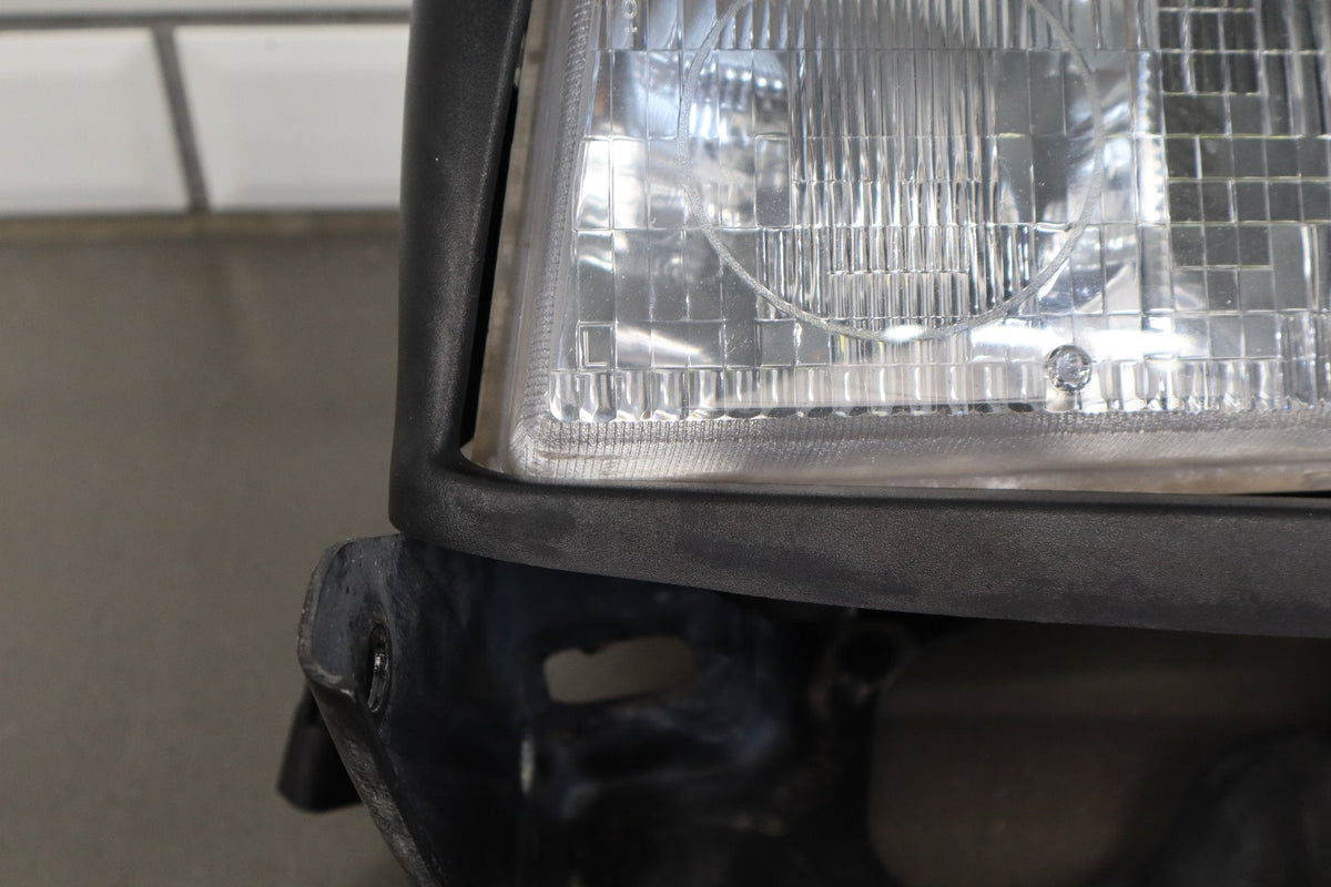 1997-2004 Chevrolet Corvette C5 Left Headlamp Artic White 10