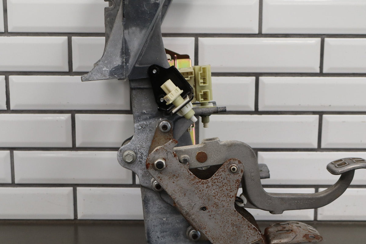 1997-2004 Chevrolet Corvette C5 - Manual Transmission Pedal Assembly