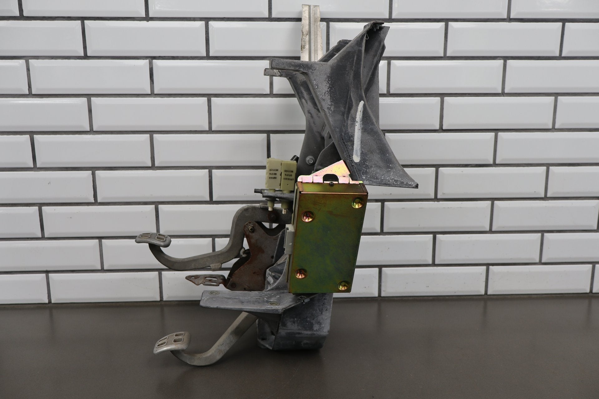 1997-2004 Chevrolet Corvette C5 - Manual Transmission Pedal Assembly