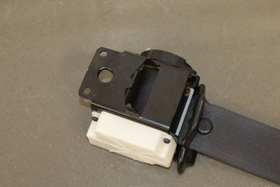 1997-2004 Chevrolet Corvette C5 RH Seat Belt Black 193 (Stain)