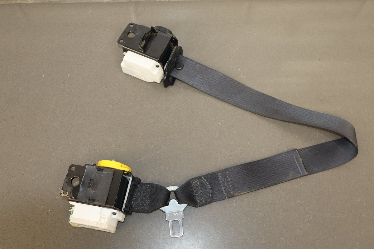 1997-2004 Chevrolet Corvette C5 RH Seat Belt Black 193 (Stain)
