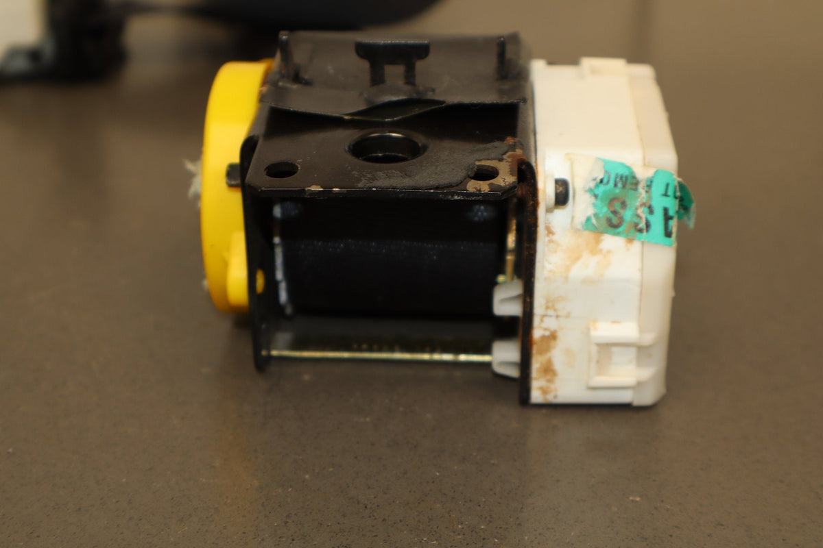 1997-2004 Chevrolet Corvette C5 RH Seat Belt Black 193 (Stain)