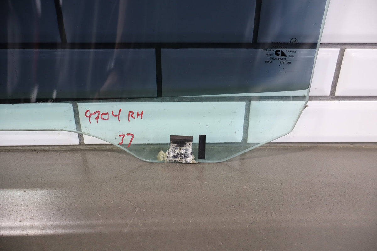 1997-2004 Chevrolet Corvette C5 Right Psssenger Door Window 10403189