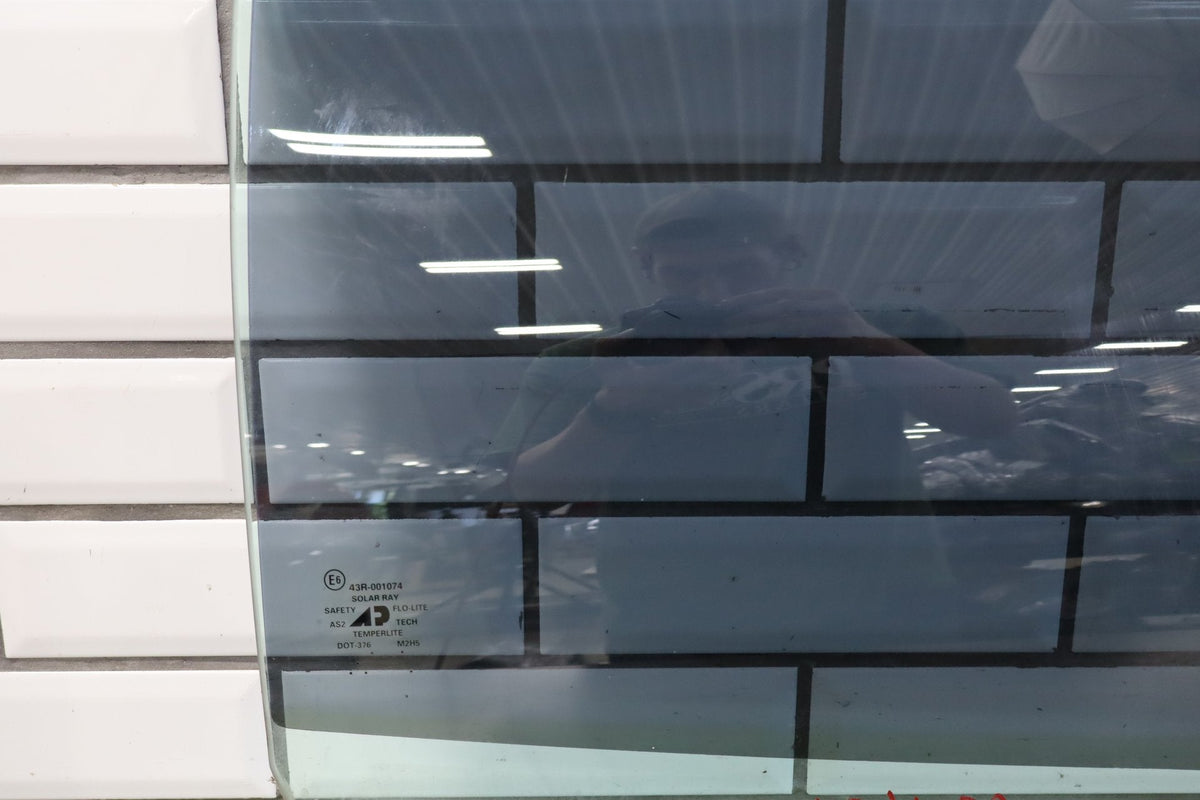 1997-2004 Chevrolet Corvette C5 Right Psssenger Door Window 10403189