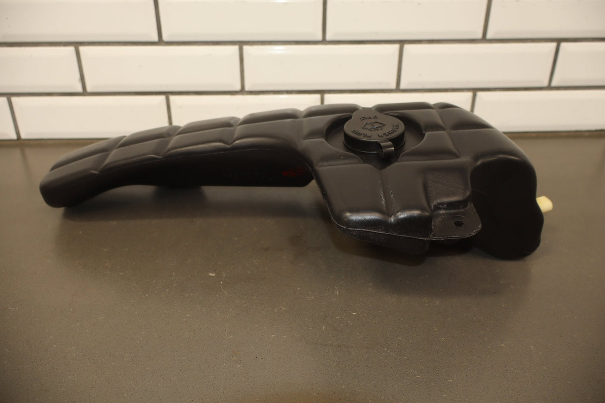 1997-2004 Chevrolet Corvette C5 Washer Bottle 22155677