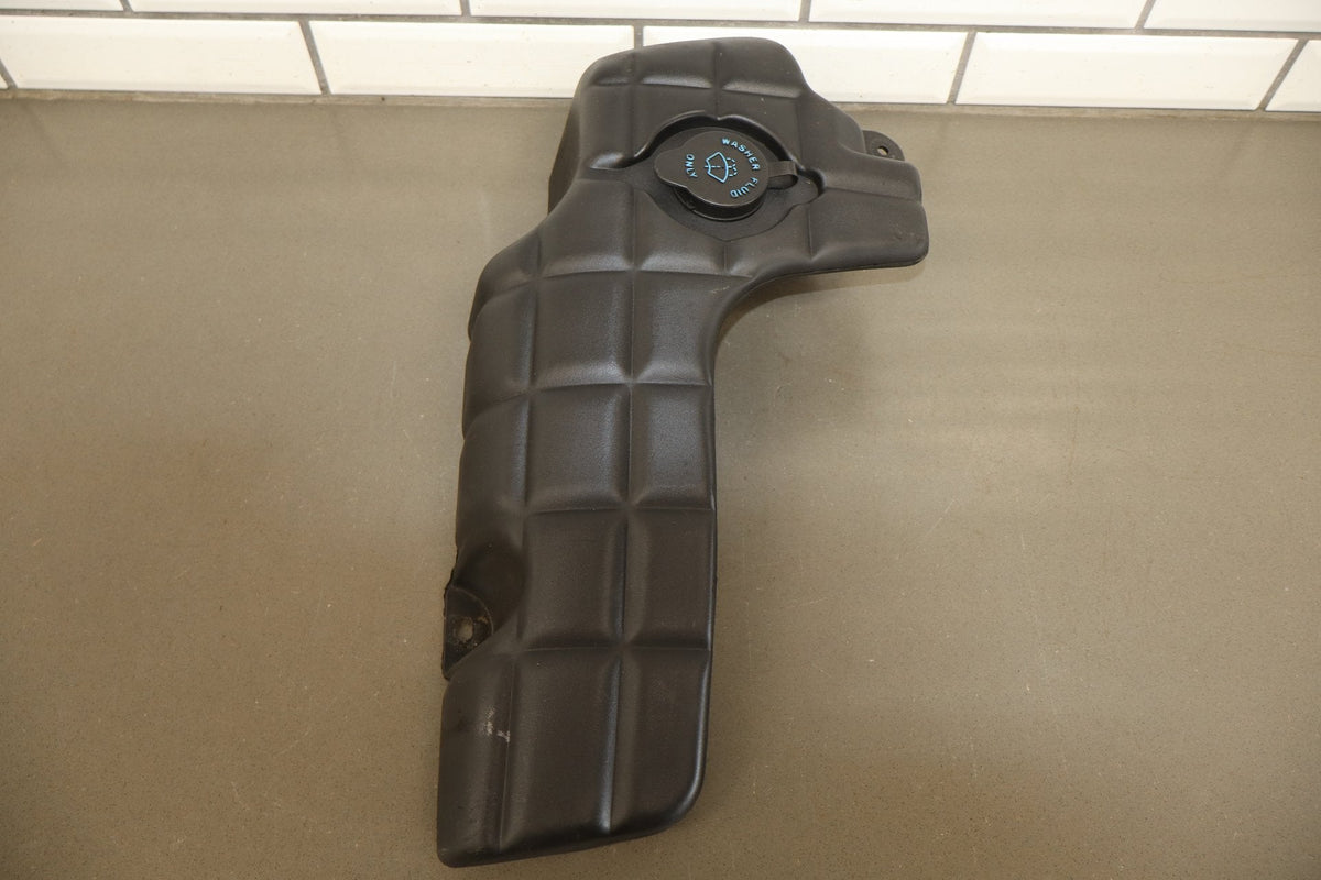 1997-2004 Chevrolet Corvette C5 Washer Bottle 22155677