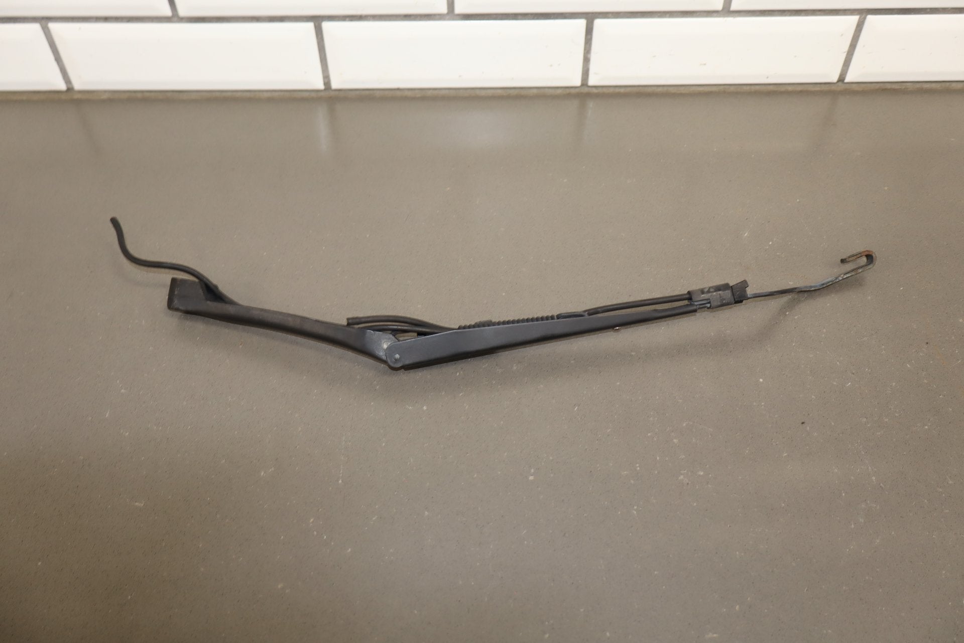 1997-2004 Chevrolet Corvette C5 Wiper Arm LH &amp; RH Pair