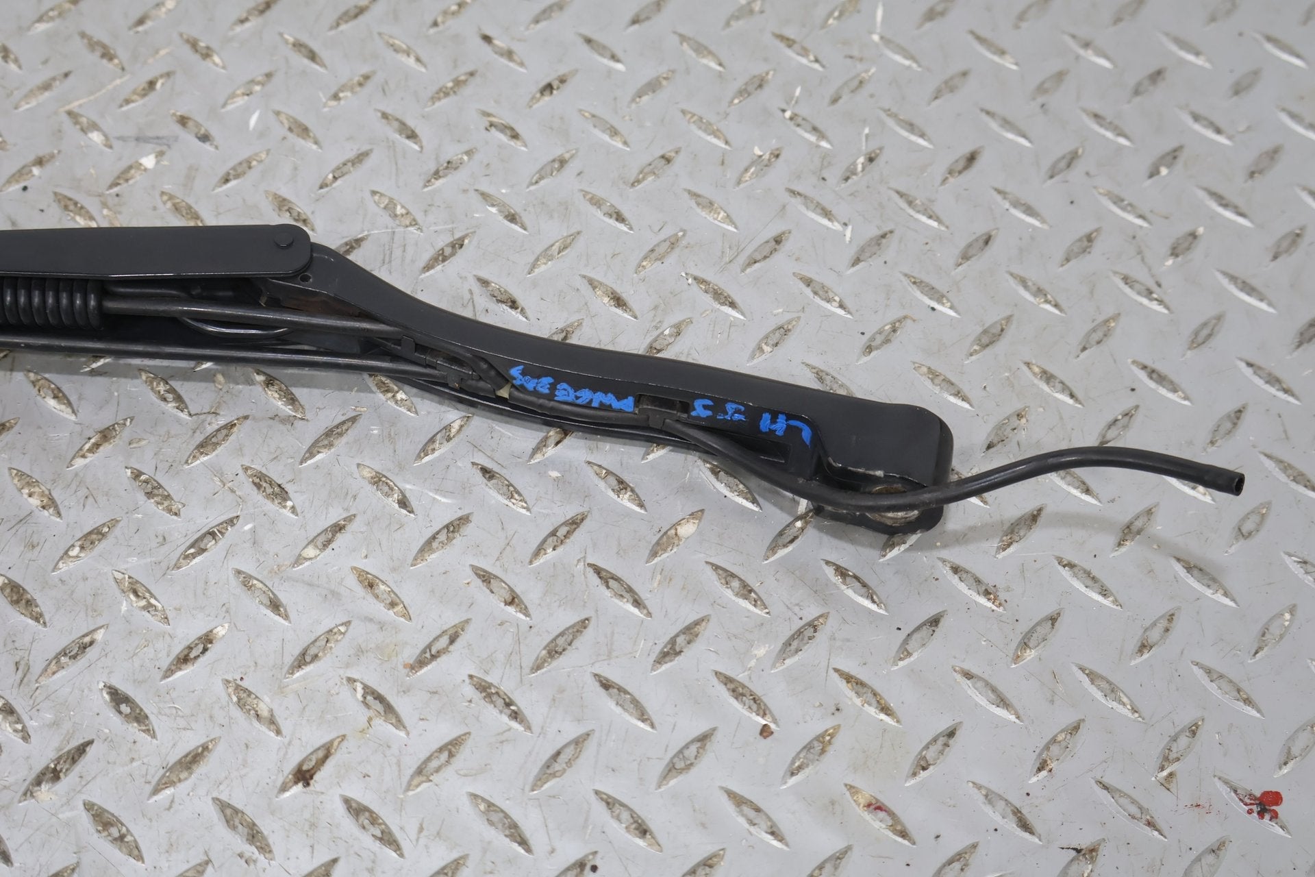1997-2004 Chevrolet Corvette C5 Wiper Arm LH &amp; RH Pair